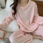 Pyjama d'hiver simples à rayures pour femme_12