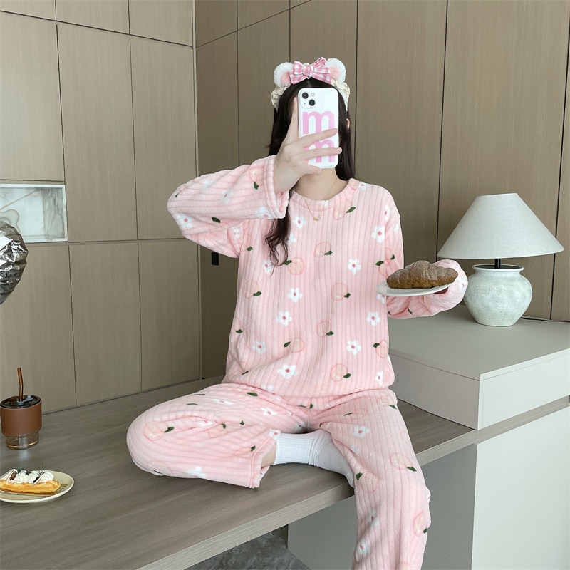 Pyjama d'hiver simples à rayures pour femme