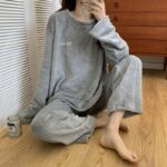 Pyjama d'hiver simples à rayures pour femme_5