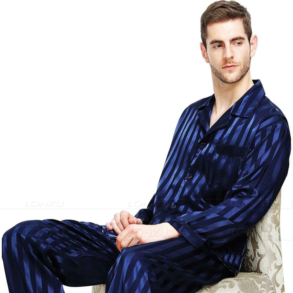 Pyjama de luxe en satin style sobre pour homme_1