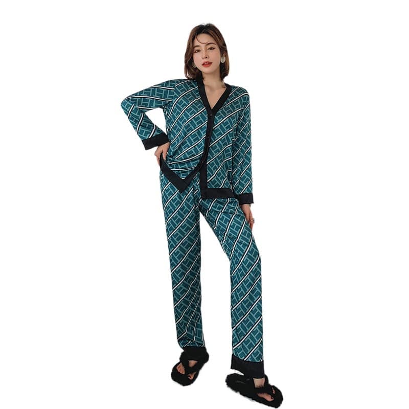 Pyjama deux pièces en soie design de luxe a motif lettre croisée imprimée_6