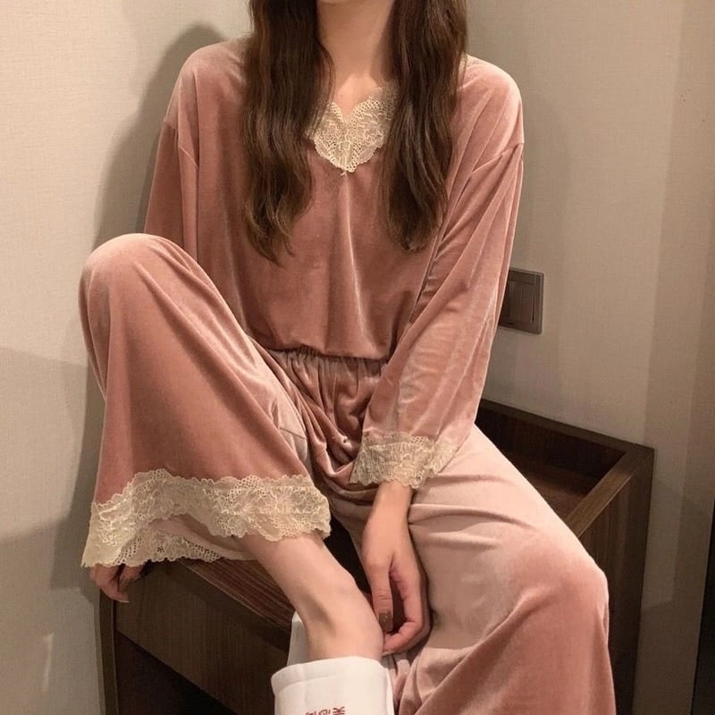 Pyjama en velours à dentelles pour femmes design simple_1