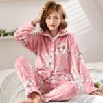 Pyjama en velours chaud pour femmes à col rabattu_22