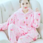 Pyjama en velours chaud pour femmes à col rabattu_27