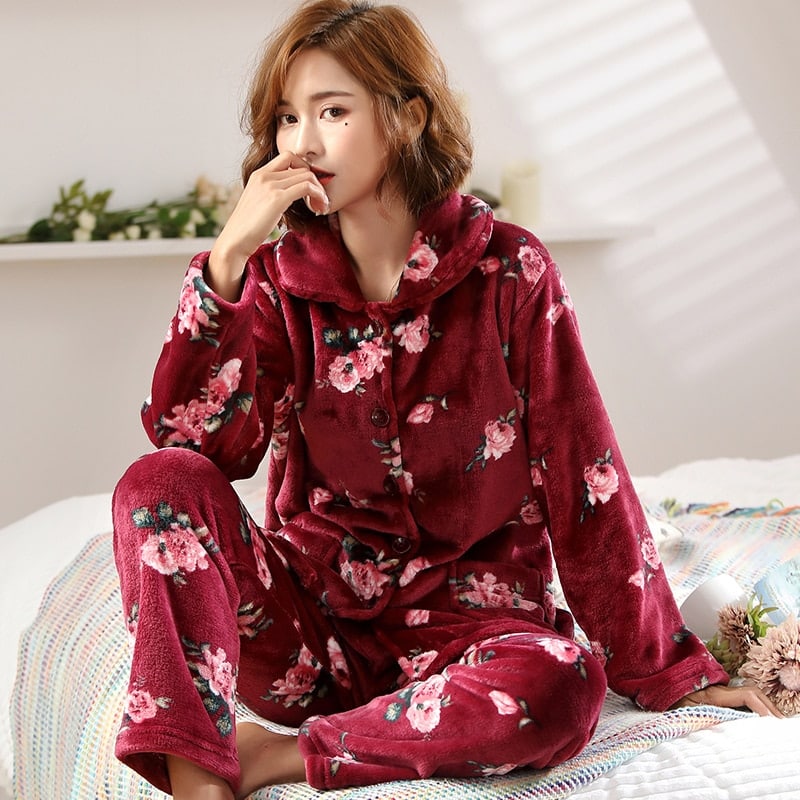 Pyjama en velours chaud pour femmes à col rabattu