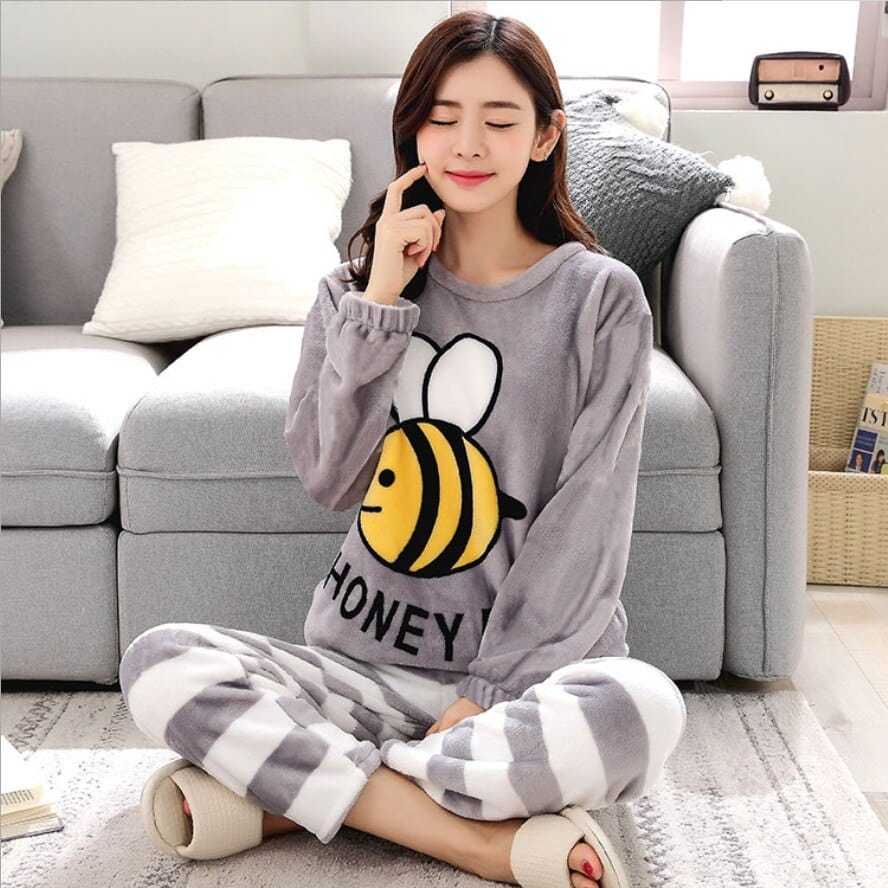 Pyjama en velours pour femme à motif abeille_5