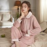 Pyjama pilou pour femmes design simple à boutonnage_13