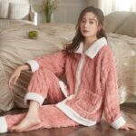 Pyjama pilou pour femmes design simple à boutonnage_9