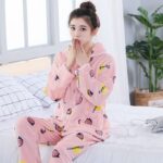 Pyjama pour adolescente avec poche en velours de corail_15