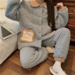 Pyjama pour femmes à col rabattu design originale_18