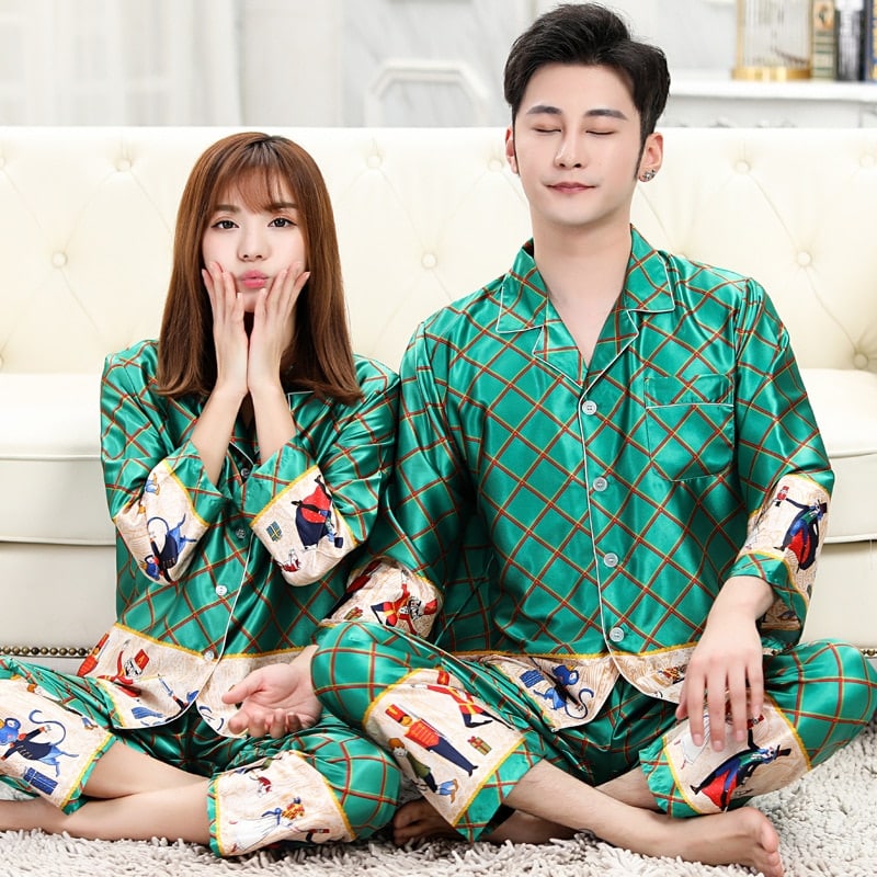 Pyjama de Couple tendance en soie imprimée_2