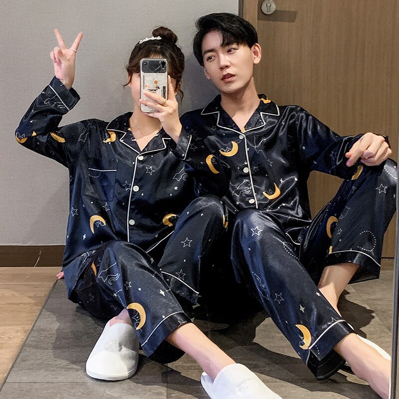 Pyjama en soie pour Couple imprimé lune et étoile