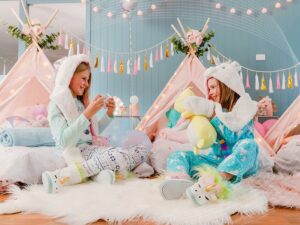 Activités à faire lors d'une soirée pyjama : idées pour une nuit inoubliable